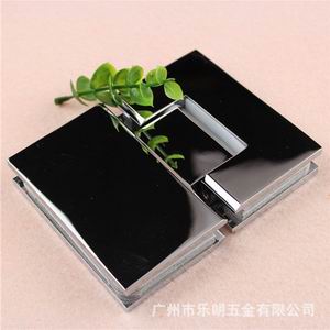 榴莲视频网站榴莲视频黄色网站浴室夹
